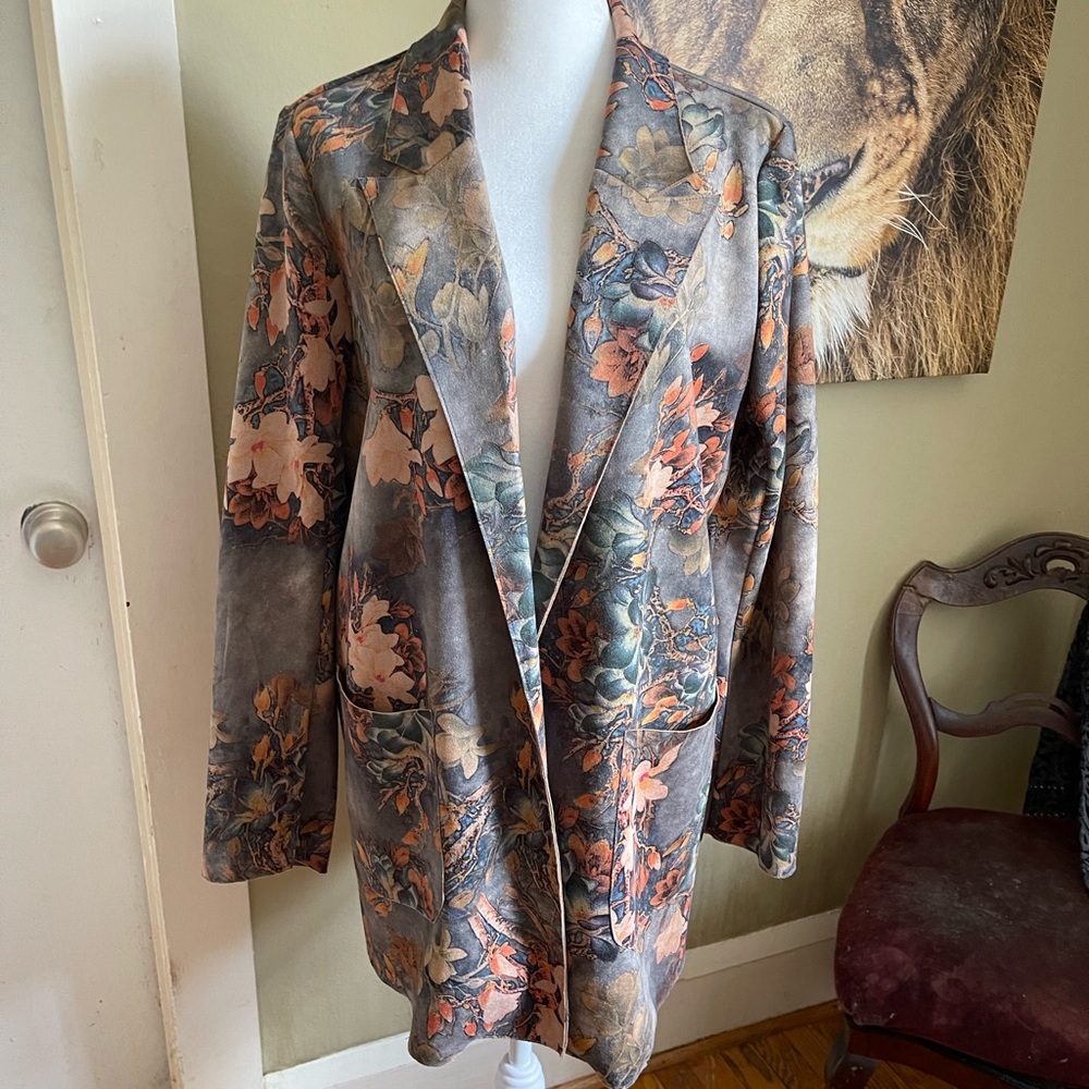 Gorgeous Multicolored Blazer. Great for late summer/early fall fashion. So soft!